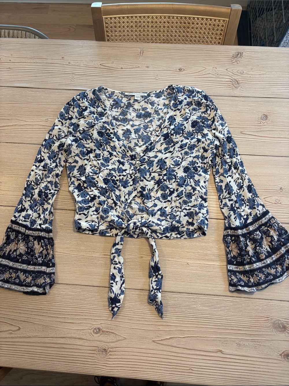 American Eagle crop top